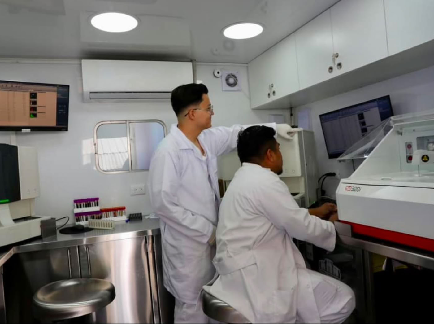 laboratorio movil PCR LAB